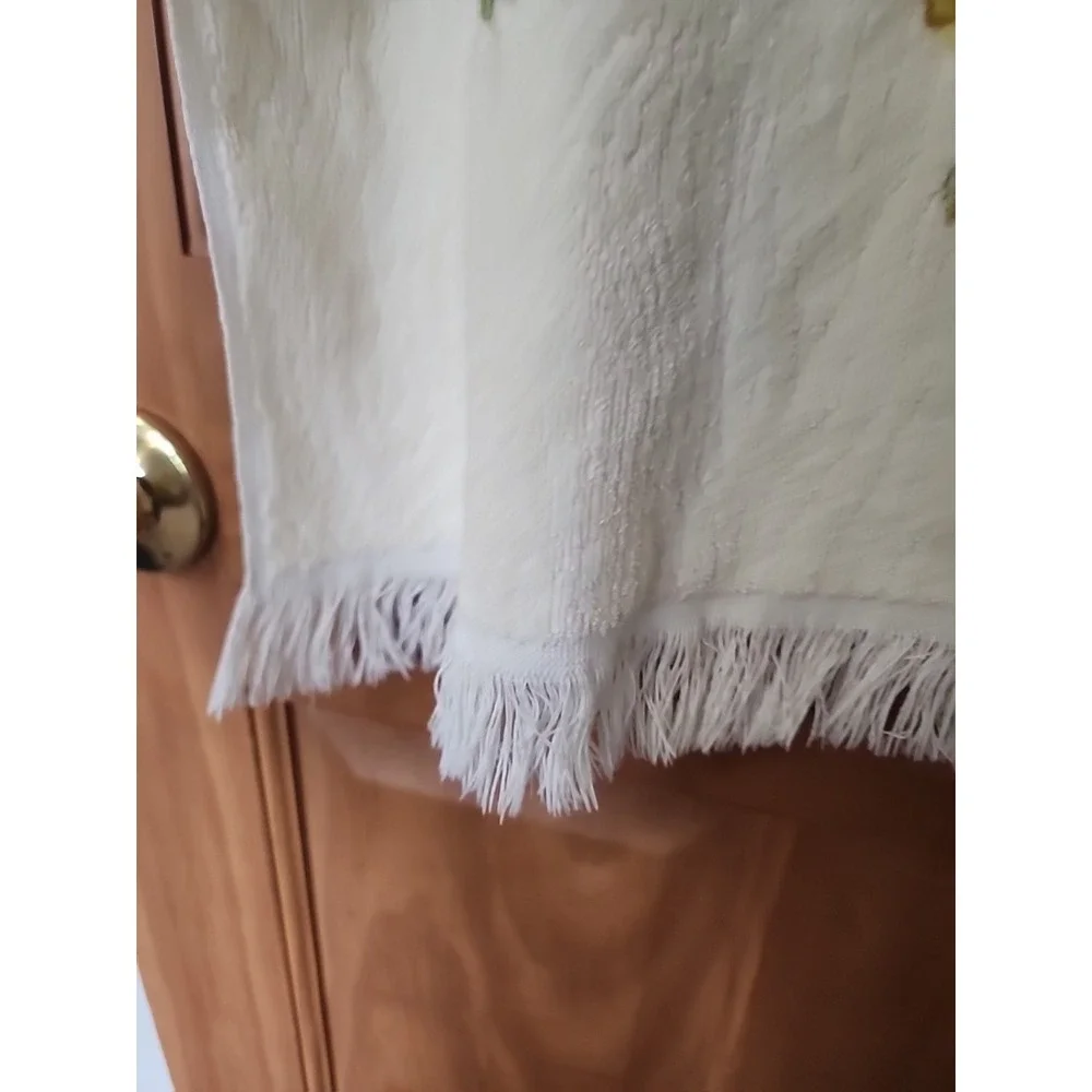 Vtg 70s Lady Pepperell Bath Towel Yellow Floral Cottage Granny Core Fringe